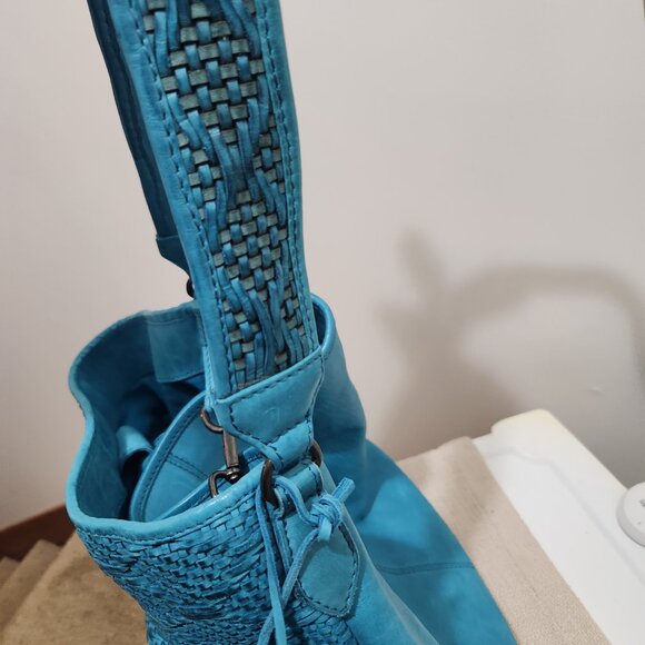 NEW Hobo Genuine Leather crossbody - Picture 2 of 6